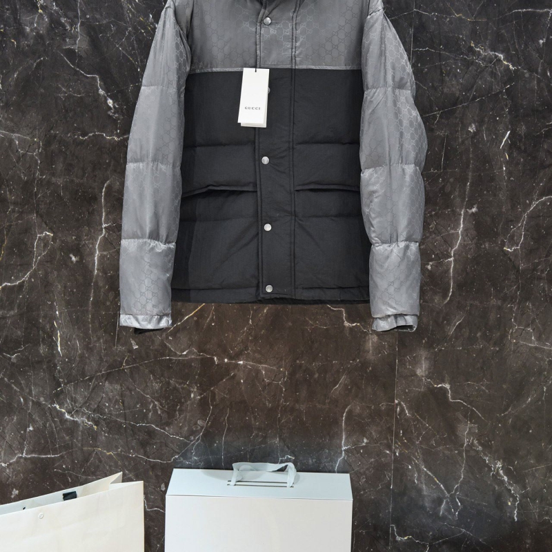 G*u*i down coat
